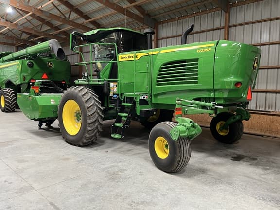 Image of John Deere W235R equipment image 3