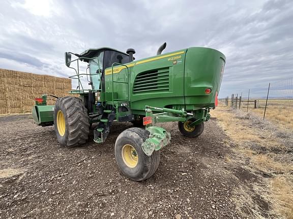Image of John Deere W235R equipment image 2