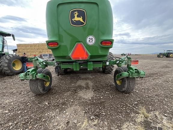 Image of John Deere W235R equipment image 3