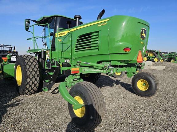 Image of John Deere W235R equipment image 3