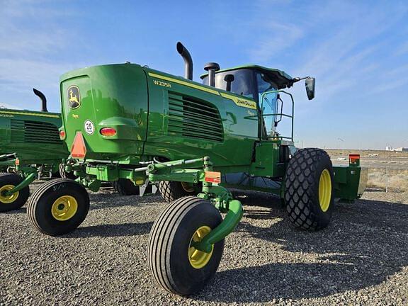 Image of John Deere W235R equipment image 4