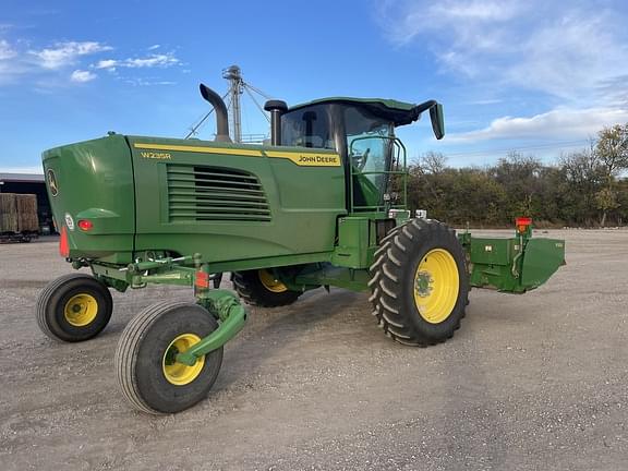 Image of John Deere W235R equipment image 4