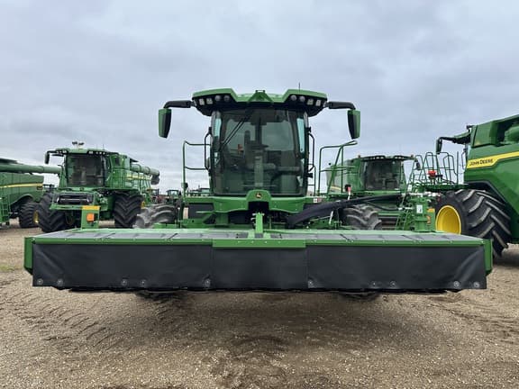 Image of John Deere W235R equipment image 2