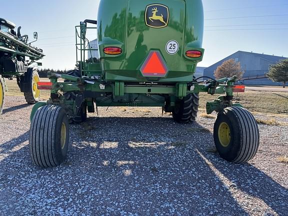 Image of John Deere W235 equipment image 4