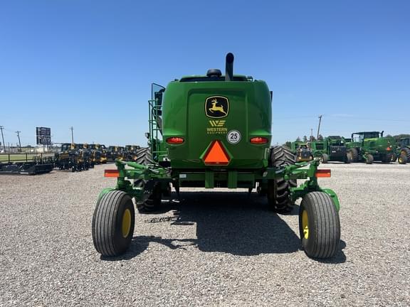 Image of John Deere W235R equipment image 3