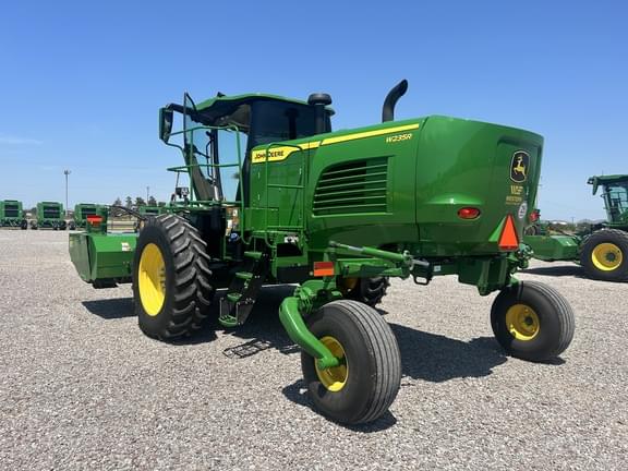 Image of John Deere W235R equipment image 2