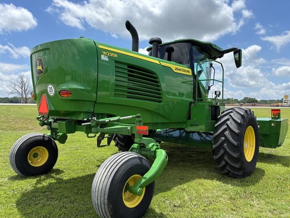 Image of John Deere W235R equipment image 3