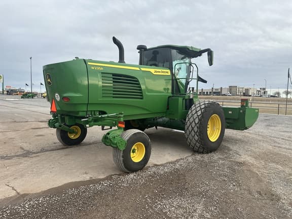 Image of John Deere W235R equipment image 4