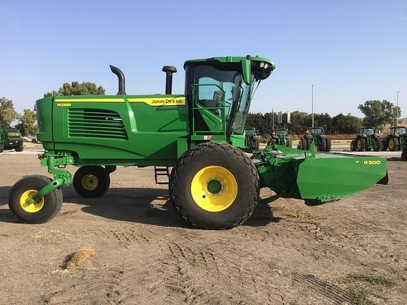 Image of John Deere W235R equipment image 4