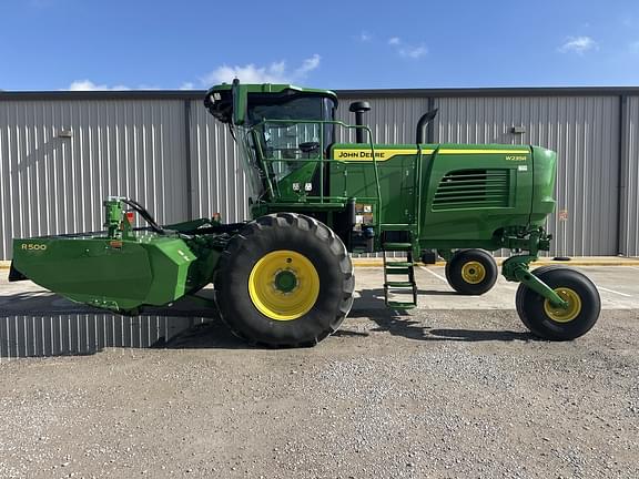 Image of John Deere W235R equipment image 1