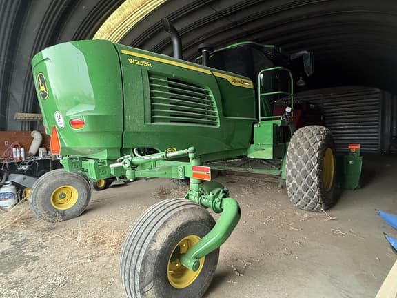 Image of John Deere W235R equipment image 2
