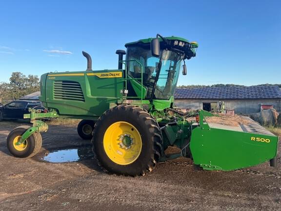Image of John Deere W235R equipment image 2