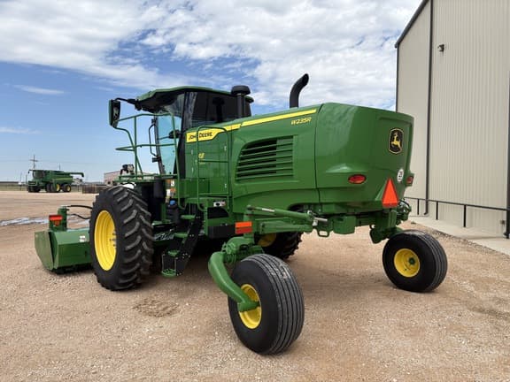 Image of John Deere W235R equipment image 2