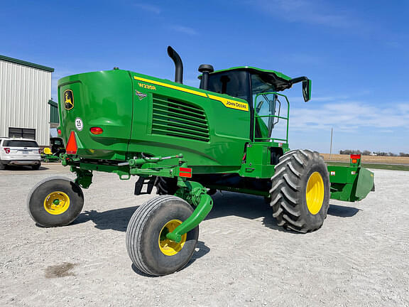 Image of John Deere W235R equipment image 4