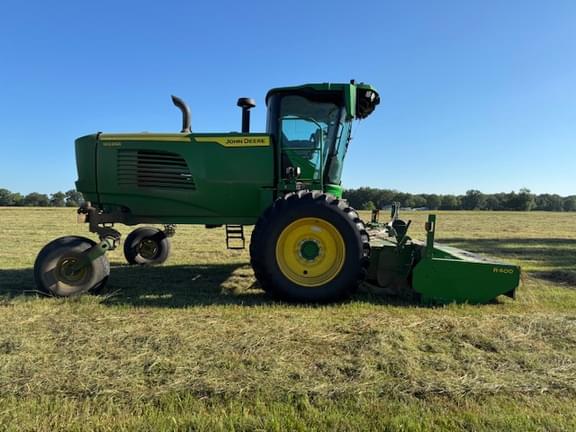 Image of John Deere W235R equipment image 4