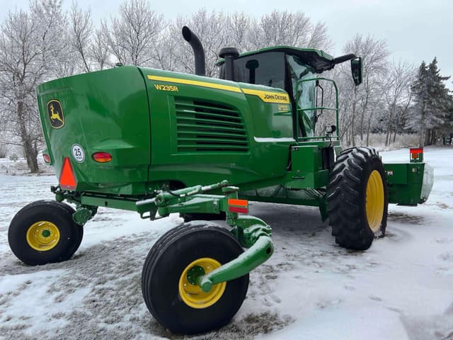 Image of John Deere W235R equipment image 4
