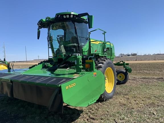 Image of John Deere W235R equipment image 2