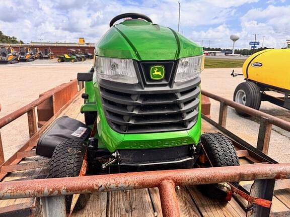 Image of John Deere X330 equipment image 3