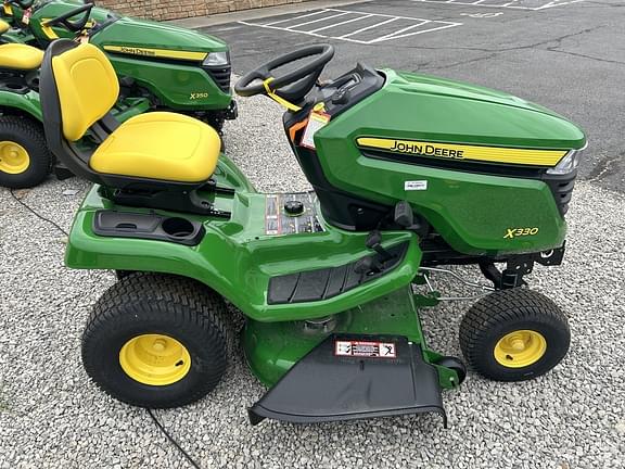 Image of John Deere X330 equipment image 3