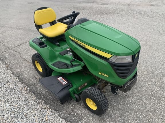 Image of John Deere X330 equipment image 4
