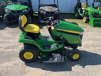 Image of John Deere X330 equipment image 1