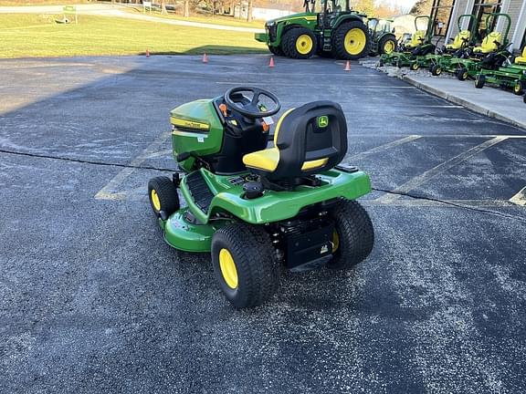 Image of John Deere X330 equipment image 2