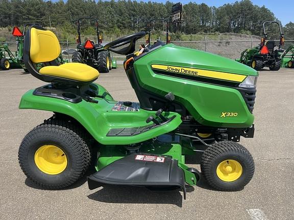 Image of John Deere X330 equipment image 2