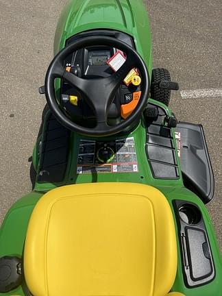 Image of John Deere X330 equipment image 4