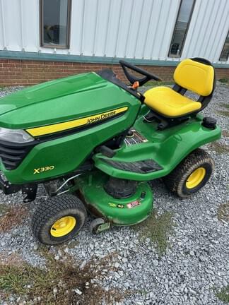 Image of John Deere X330 equipment image 1