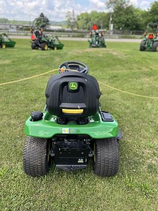 Image of John Deere X330 equipment image 3