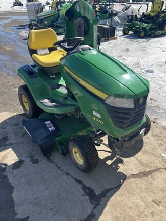 Image of John Deere X330 equipment image 1