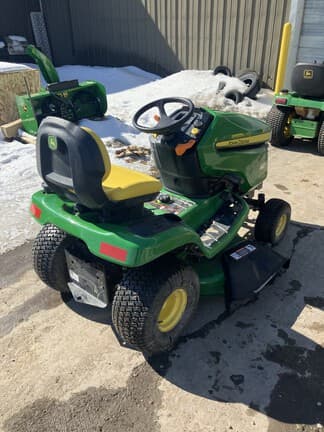 Image of John Deere X330 equipment image 2