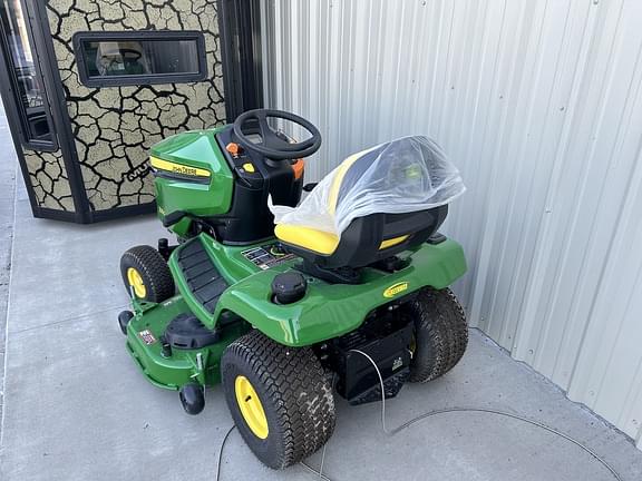 Image of John Deere X350 equipment image 1