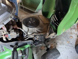 Image of John Deere X354 equipment image 3