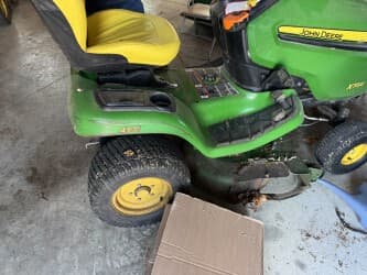 Image of John Deere X354 equipment image 2