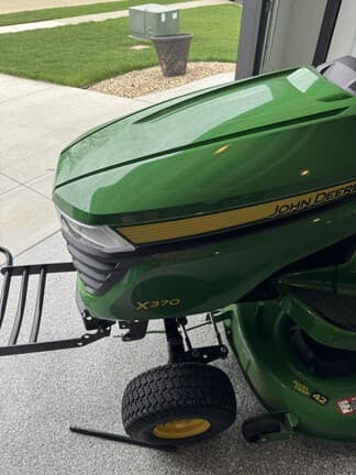 Image of John Deere X370 equipment image 2