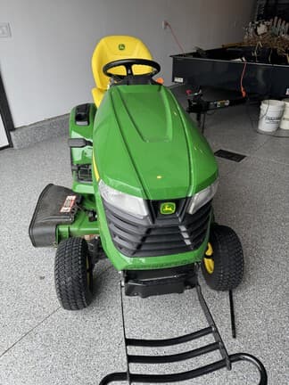 Image of John Deere X370 equipment image 1