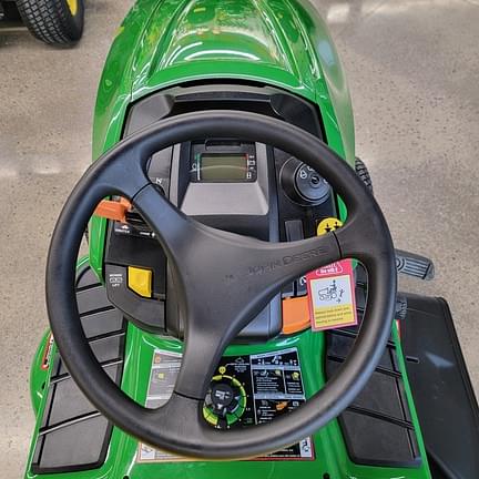 Image of John Deere X370 equipment image 4