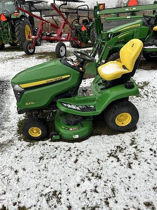 Image of John Deere X370 equipment image 2