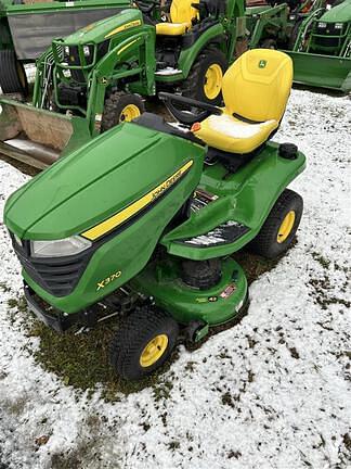 Image of John Deere X370 equipment image 1