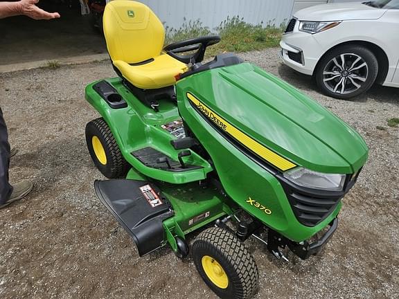 Image of John Deere X370 Primary image
