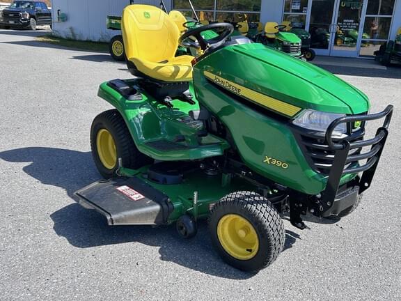 Image of John Deere X390 equipment image 1