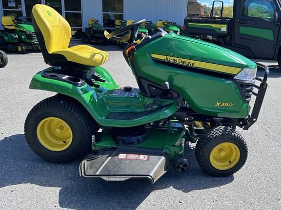 Image of John Deere X390 equipment image 2