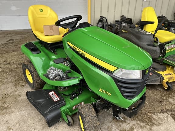 Image of John Deere X370 equipment image 1