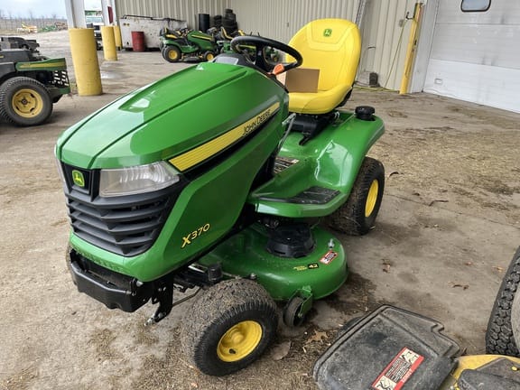 2024 John Deere X370 Equipment Image0