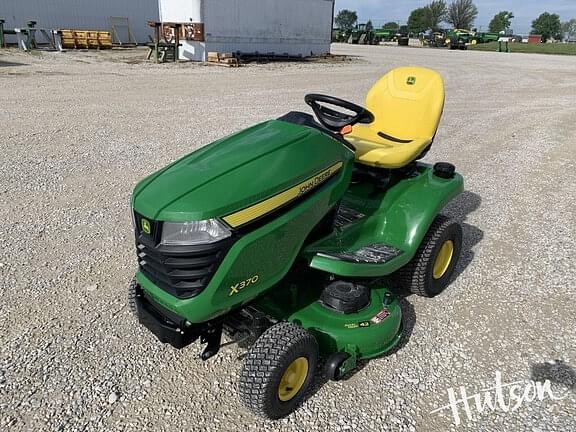 Image of John Deere X370 equipment image 2