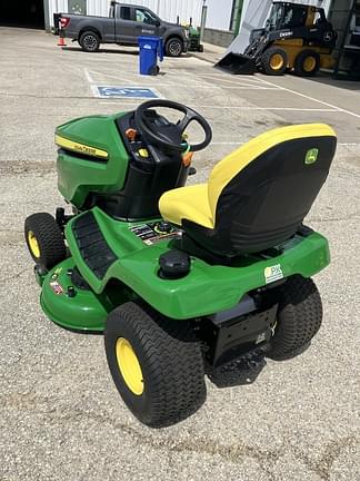 Image of John Deere X370 equipment image 1