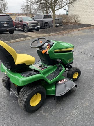 Main image John Deere X370