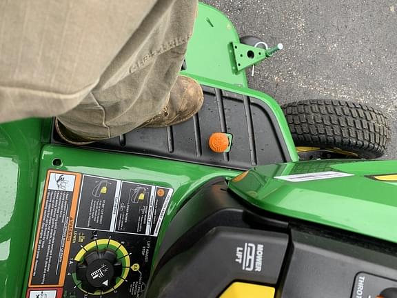 Image of John Deere X370 equipment image 4