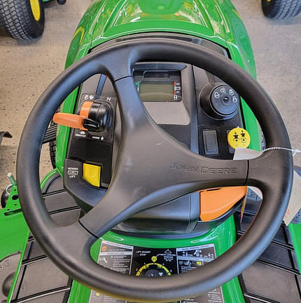 Image of John Deere X380 equipment image 2